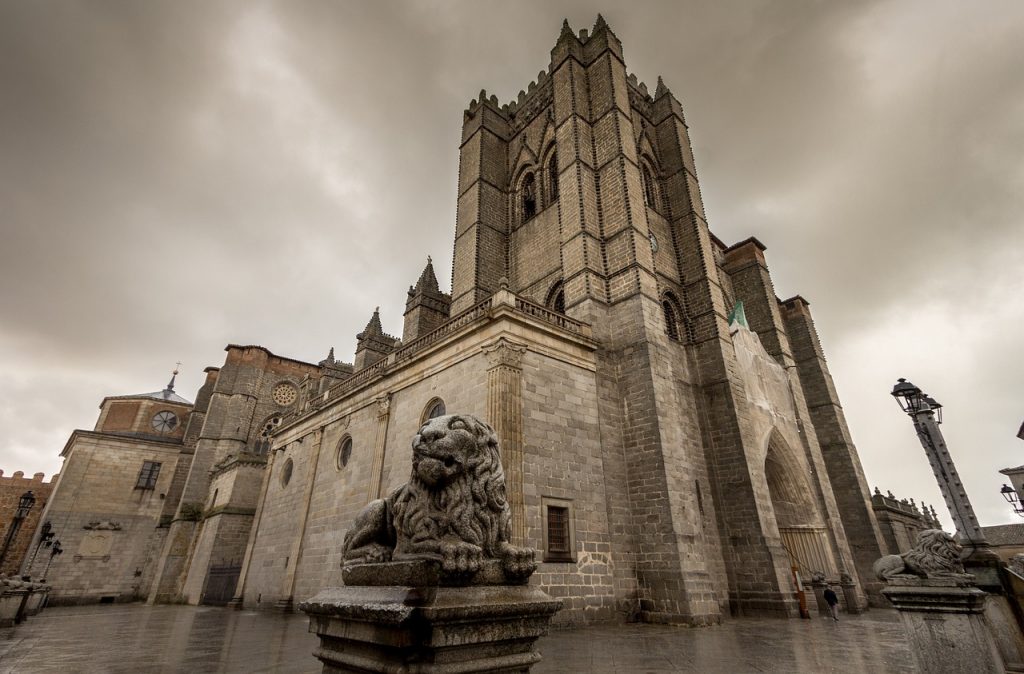 cathedral, avila, sculpture