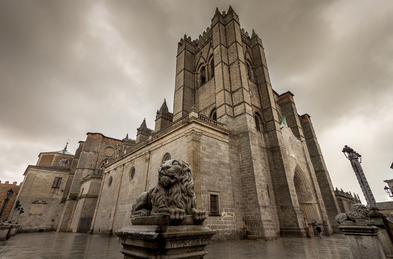 cathedral, avila, sculpture